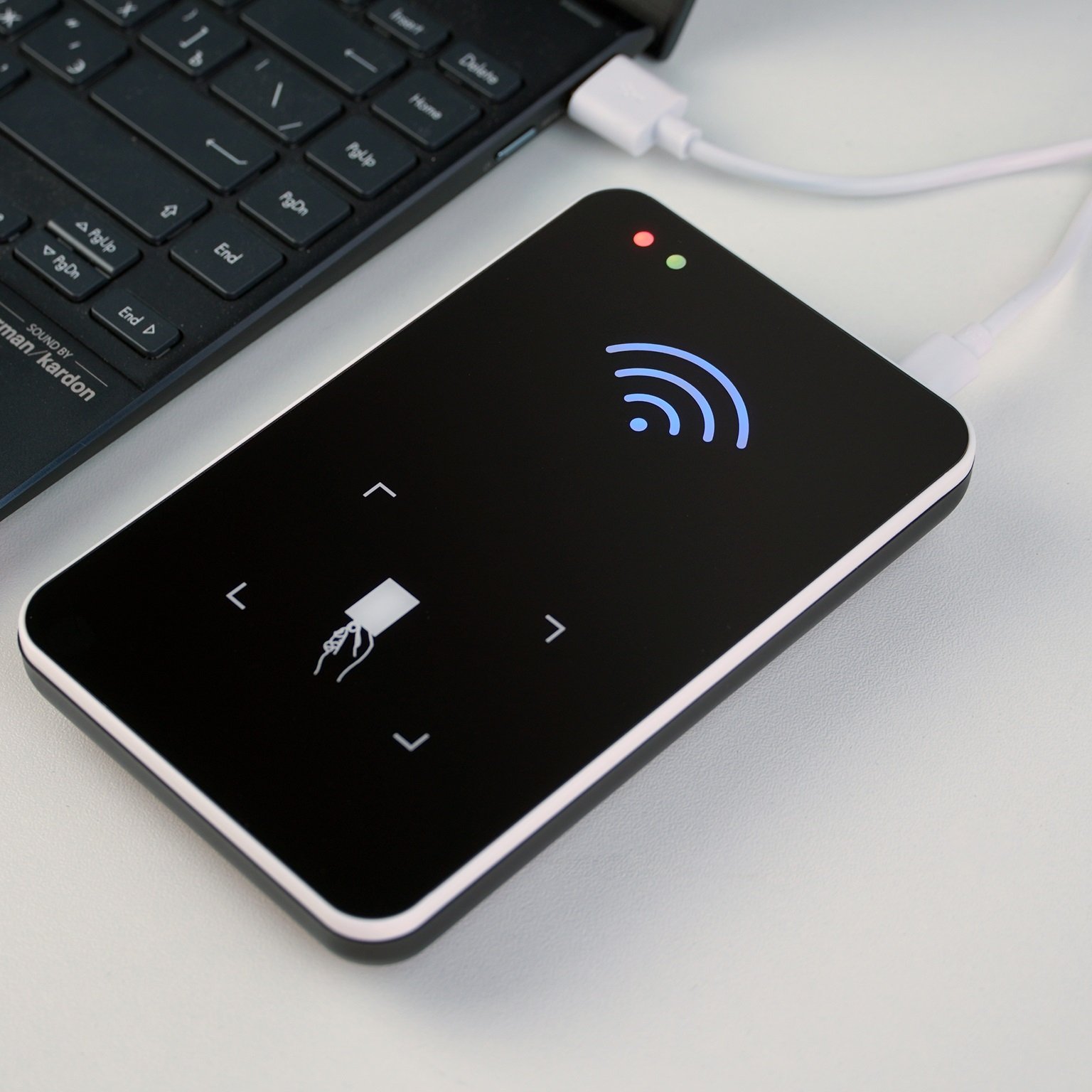 R40-UHF-USB