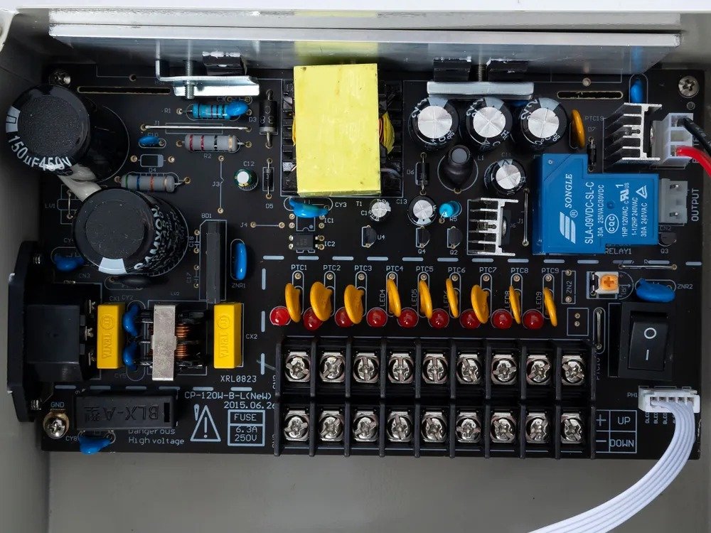 SR-UPS-12/10А