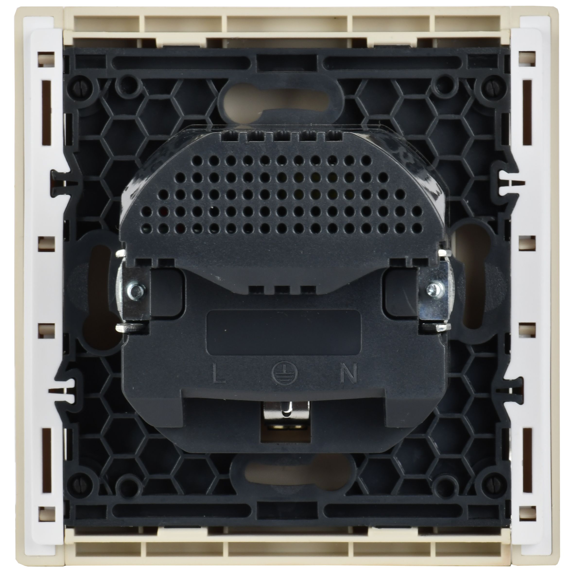 FORTE&PIANO Розетка USB A+A 3,1А FP445 с заземлением с защитными шторками винтовое крепление скрытой установки 16А ваниль (FP-R14-16-U21-D31-K10)